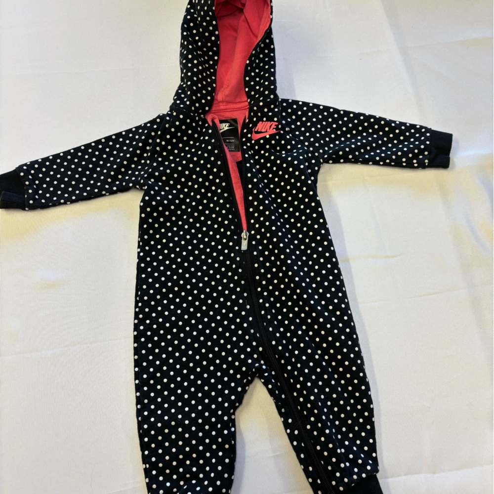 Nike Kids Black and White Polka Dot Footie